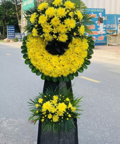 Vòng hoa cúc vàng 2 tầng