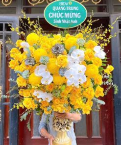 Giỏ hoa sinh nhật tông vàng
