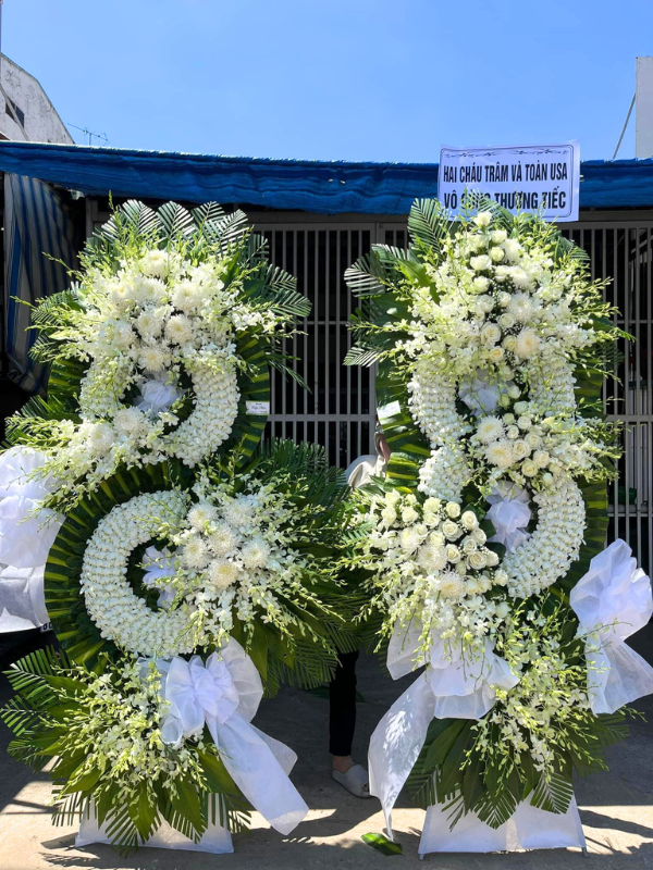 Vòng hoa viếng đám tang
